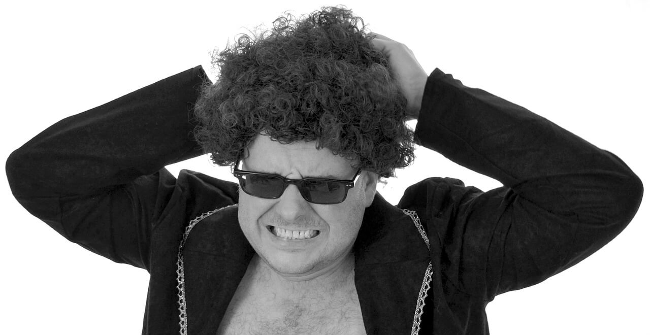 自分を厳しく裁く